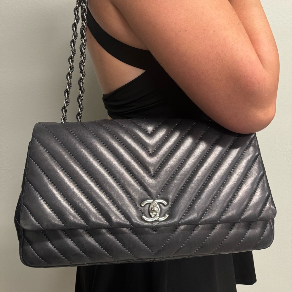 *SOLD* CHANEL Lambskin Surpique Chevron Quilted Single Flap Black - Picture 11 of 11